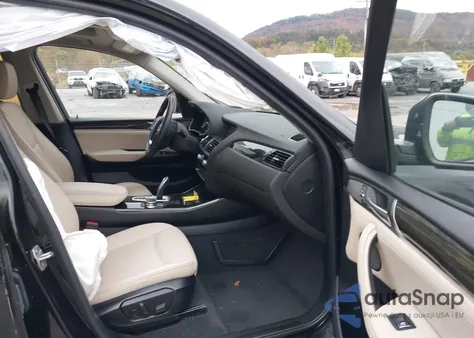 2017 BMW X3 xDrive28I z USA, uszkodzony, nr VIN 5UXWX9C54H0T14875